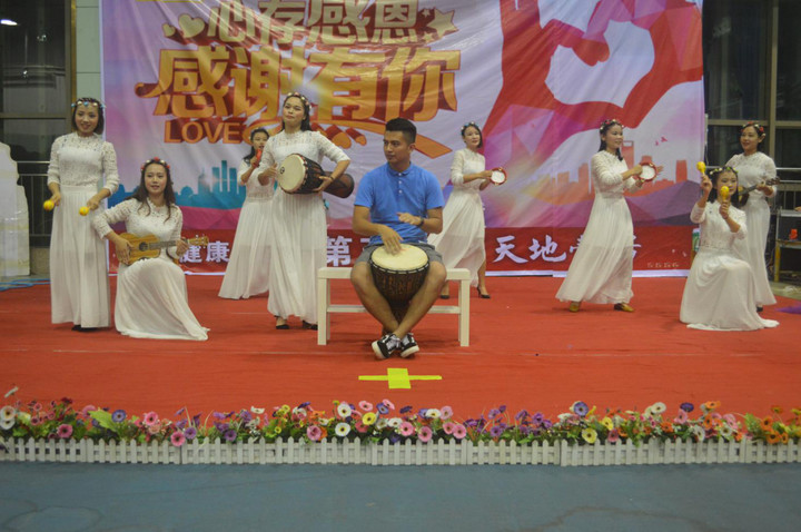 燕川幼兒園社區(qū)活動暨父親節(jié)專題義演