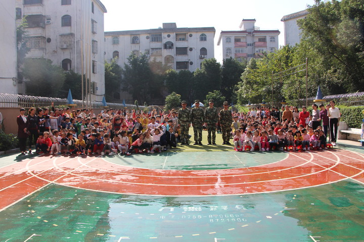 消防戰(zhàn)士走進(jìn)幼兒園，共筑消防安全新防線 